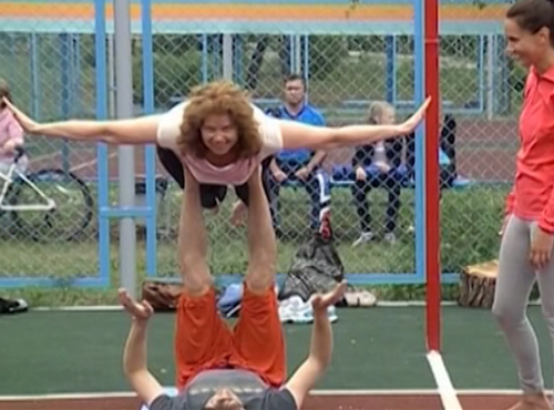 Омичей зовут на йога-марафон под открытым небом