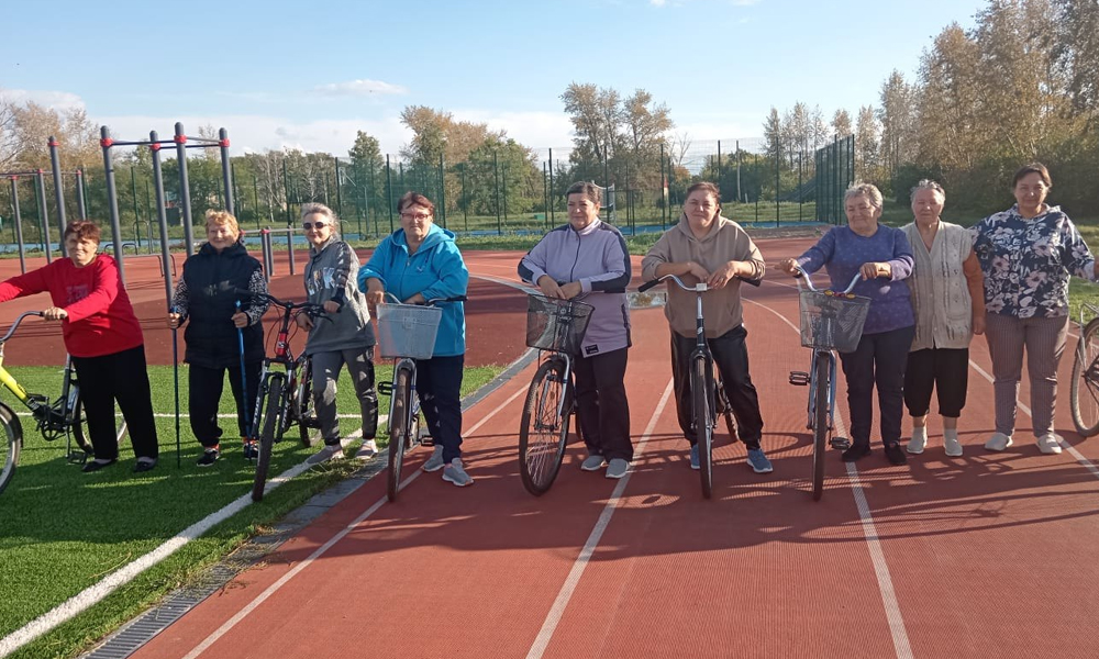 В Полтавском районе провели велопробег для пожилых людей