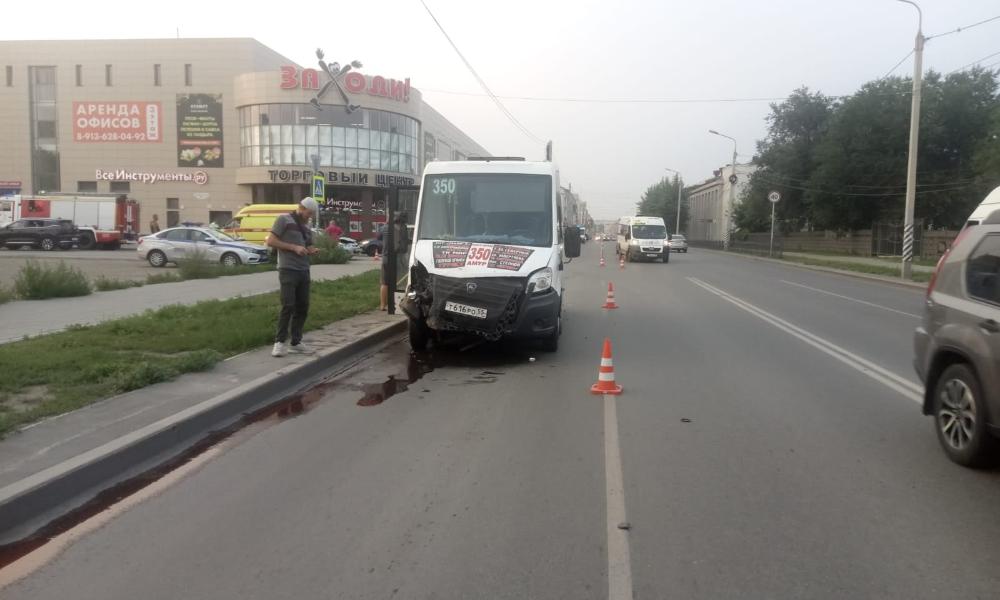 В Омске 11-летняя девочка пострадала в аварии с маршруткой 