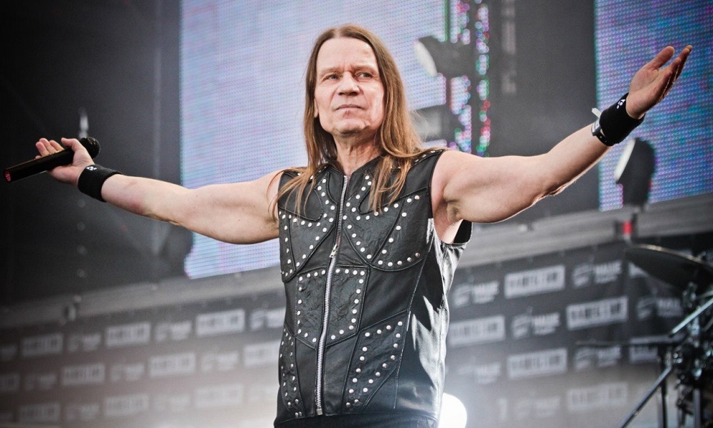 Владимир Путин присвоил звание заслуженного артиста России бывшему вокалисту группы «Ария» Валерию Кипелову