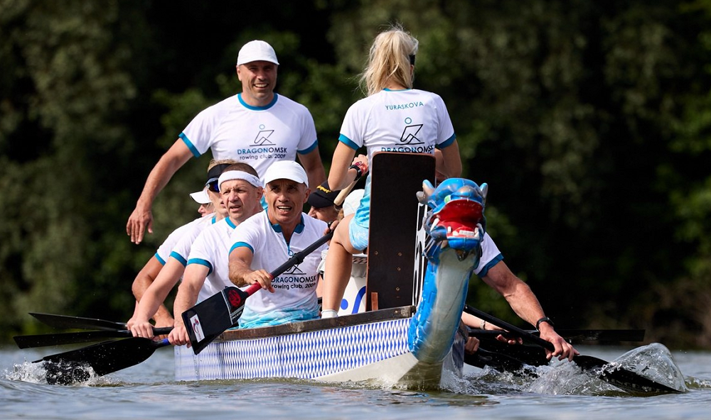 В гонке на «драконах» омичи получили два золота и серебро