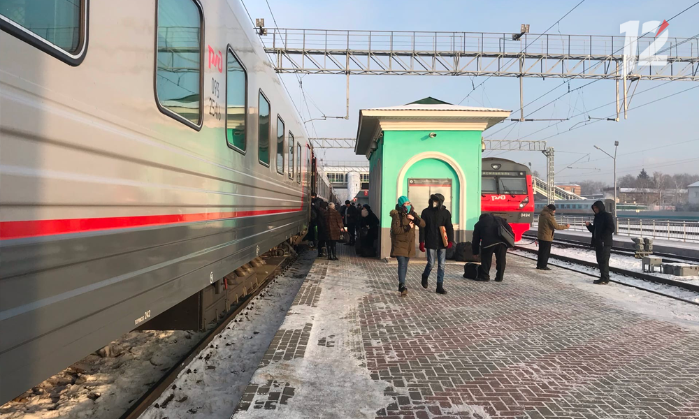 В этом месяце омичи смогут купить билеты на поезд за полцены