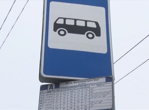 На омских остановках могут вновь появиться щиты с расписанием автобусов