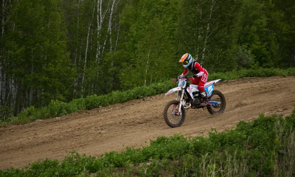 В Таре определили победителей первенства Омской области по мотокроссу 