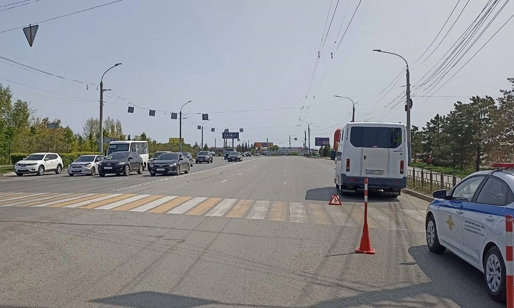 На Левобережье Омска водитель маршрутки сбил 16-летнего подростка