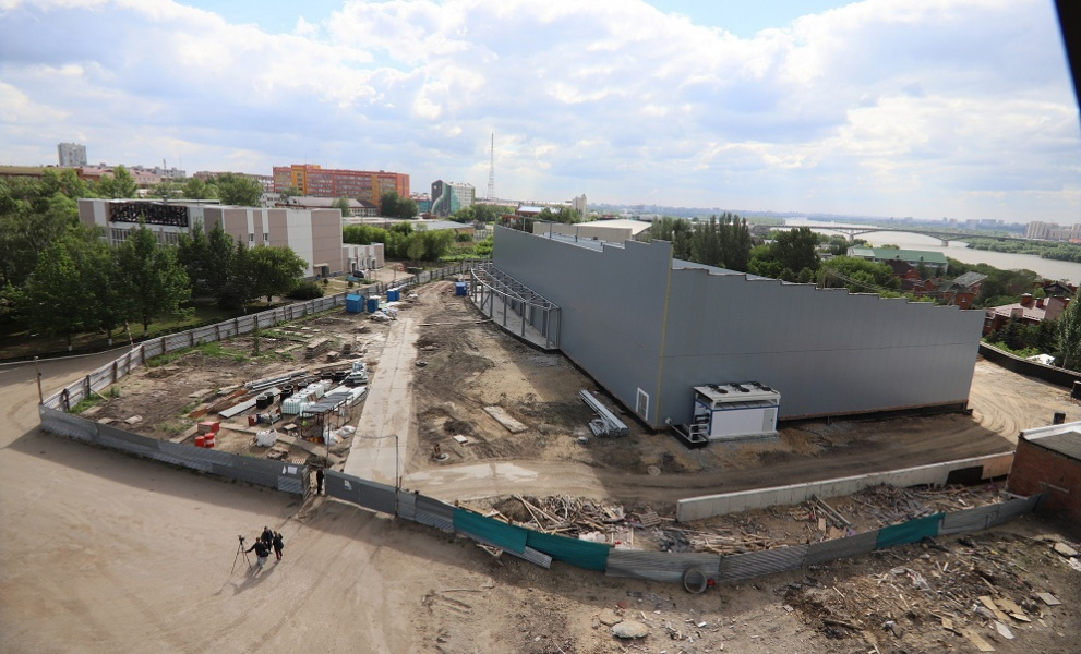 Недобросовестный подрядчик провалил все сроки строительства крытого катка в омских Нефтяниках 