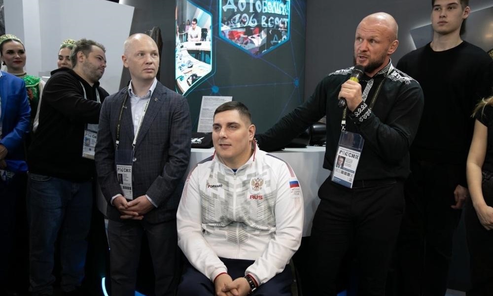 Омский спортсмен Александр Кузюков оценил омский стенд на выставке «Россия» на ВДНХ