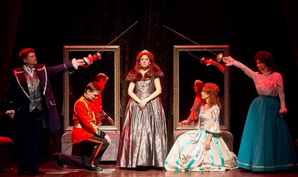 Паштет на сцене: омичей в начале нового года приглашают на комедию-пастиччо