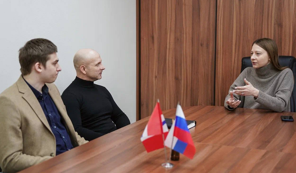 Участники проекта «ПРОдвижение ГЕРОЕВ» знакомятся с работой министерства молодёжной политики региона