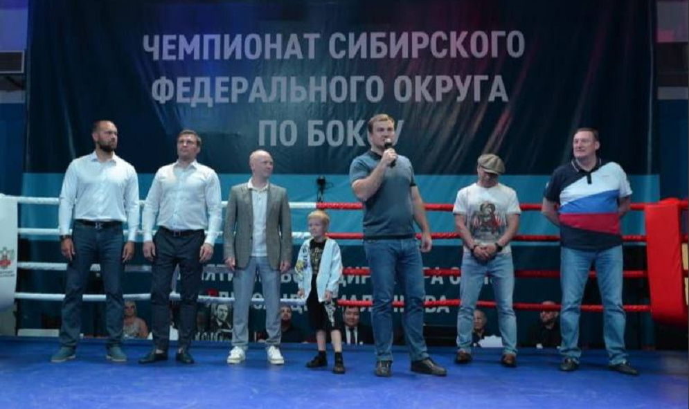Виталий Хоценко посетил чемпионат СФО по боксу и поздравил омскую команду с победой