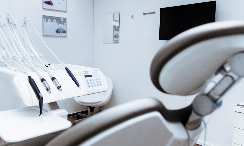 «Находятся в группе риска»: омский стоматолог рассказала, как ухаживать за детскими зубами