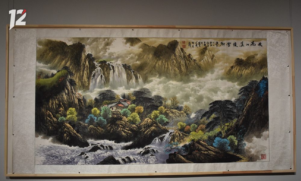 «Высокое небо и далёкие горы»: в Омске открылась выставка китайской живописи (0+)