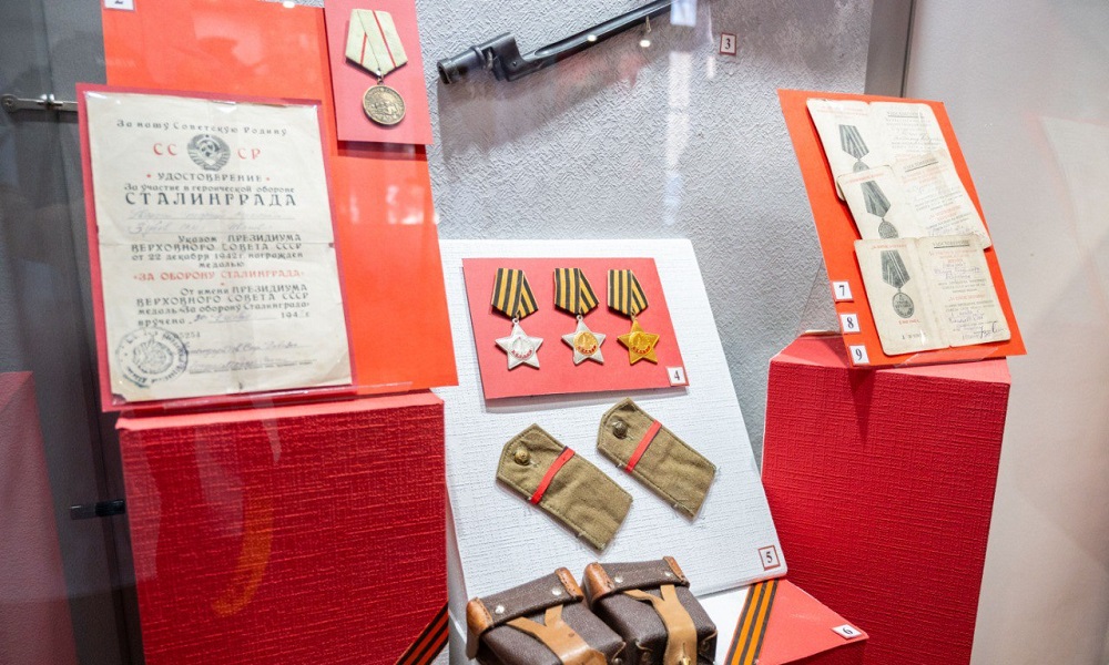 В Омске открыли выставку, посвященную героям-землякам