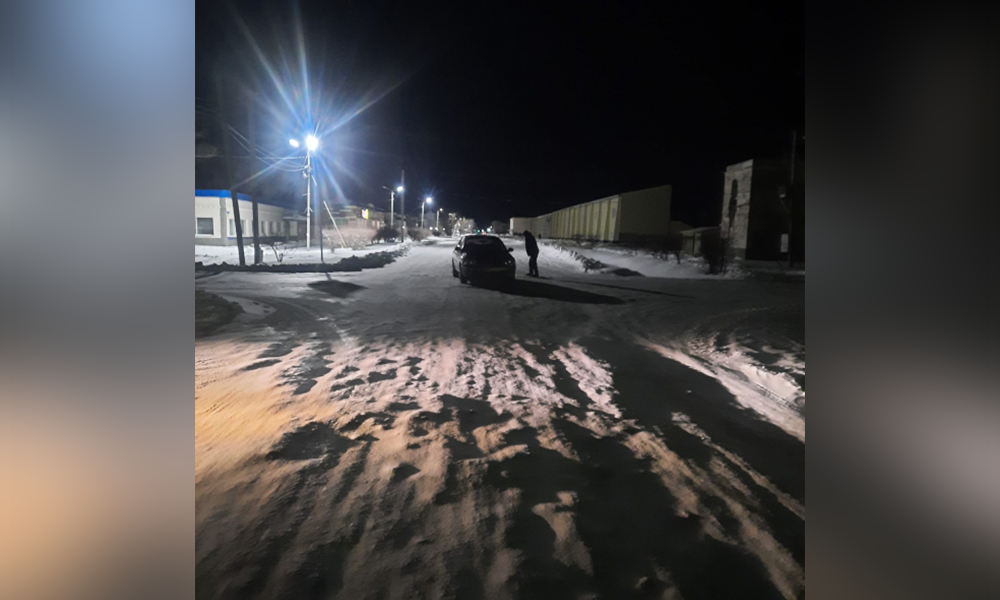 В Омской области пьяный мужчина угнал автомобиль у друга и попал на нём в аварию