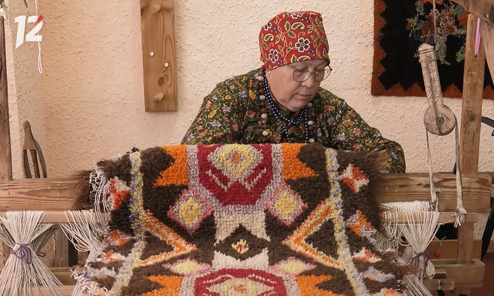 «Космические ковры» из Крестиков стали брендом Омской области