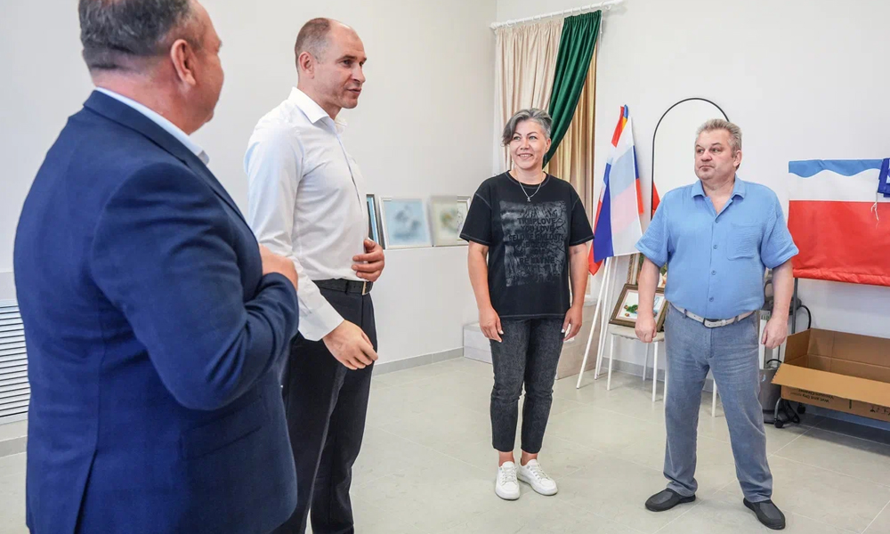 В селе Изумрудное после капремонта открылся обновленный дом культуры