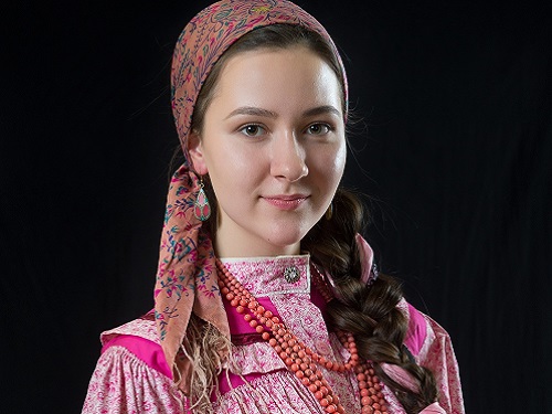 Победившая на "Тавриде" Анна Бахитова рассказала, почему омичам стоит увидеть театр "Раёк"