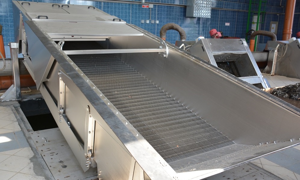 В Омске на очистных сооружениях канализации установили новые решётки 