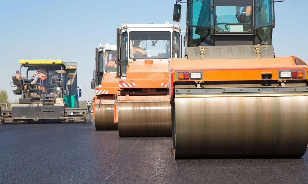 В Омске на Левобережье отремонтировали более 80 тротуаров и проездов в 2024 году