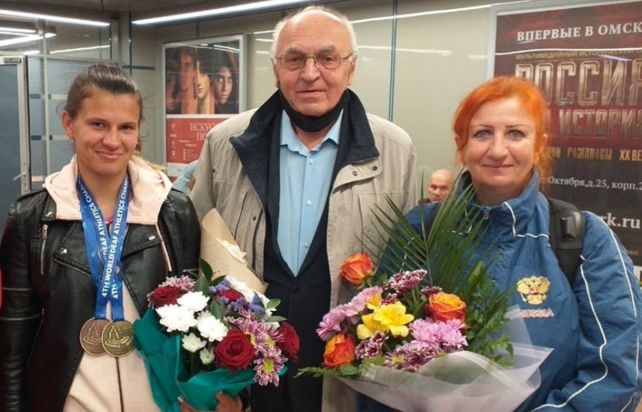 Чемпионка мира Алёна Филюшкина вернулась в Омск