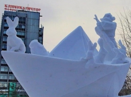 Омский дед Мазай из снега стал призёром конкурса