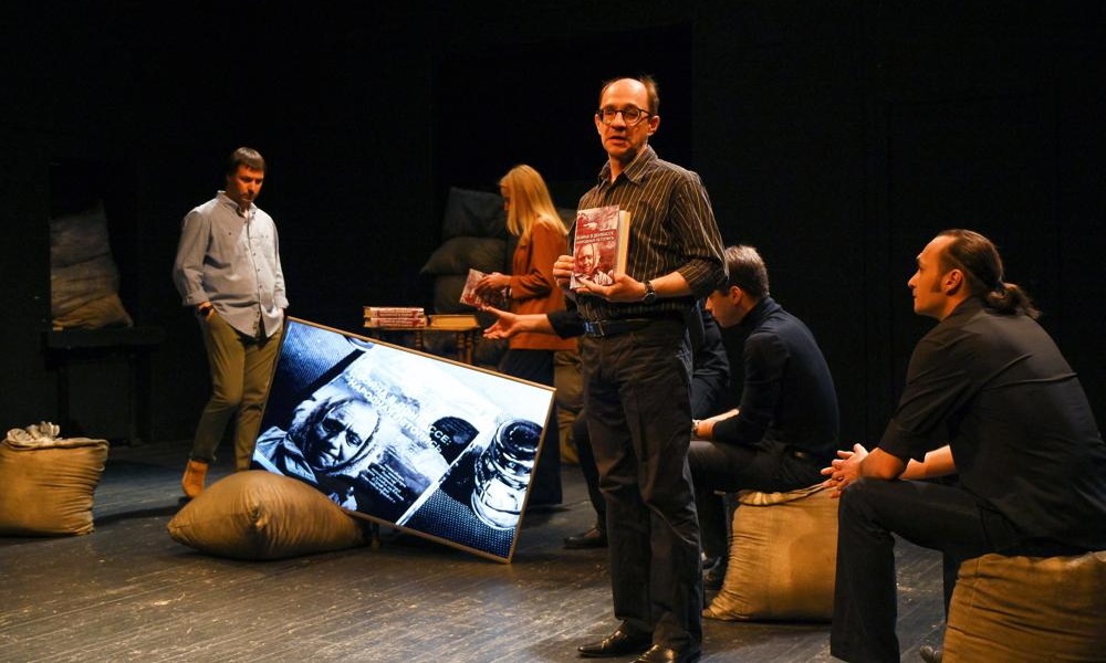 На Камерной сцене Омского академического театра драмы состоялась постановка в формате «неспектакль»