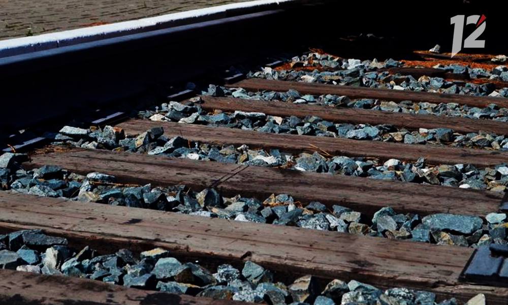 В Омске женщина попала под поезд