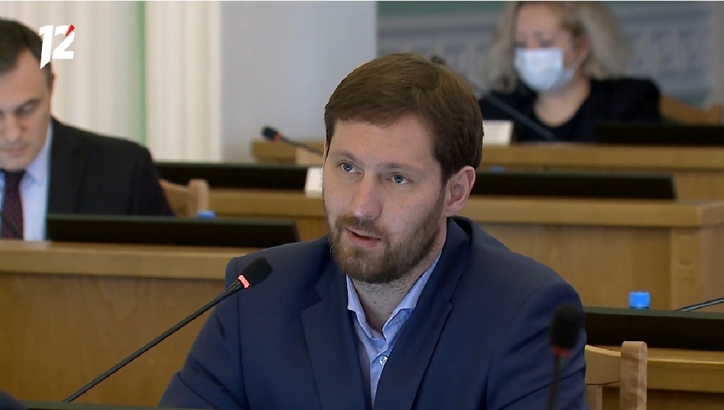 Дмитрию Петренко предъявили обвинение за распространение фейков 