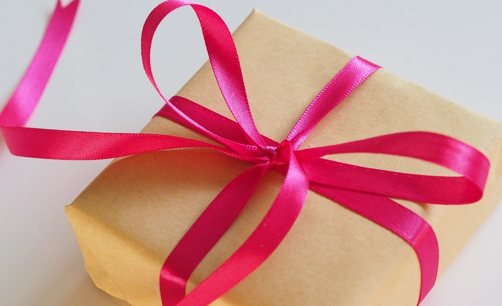 Практично и необычно: 10 способов подарить заботу бабушкам и дедушкам