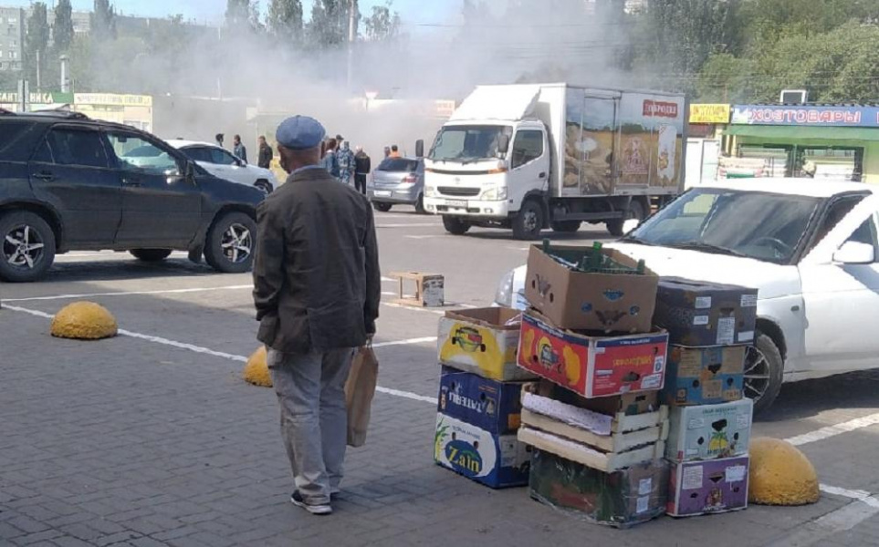 В Омске пожар разыгрался на Первомайском рынке