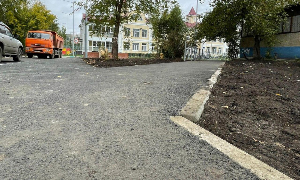 На ремонт тротуаров и проездов в Омске потратят 100 млн рублей в 2022 году