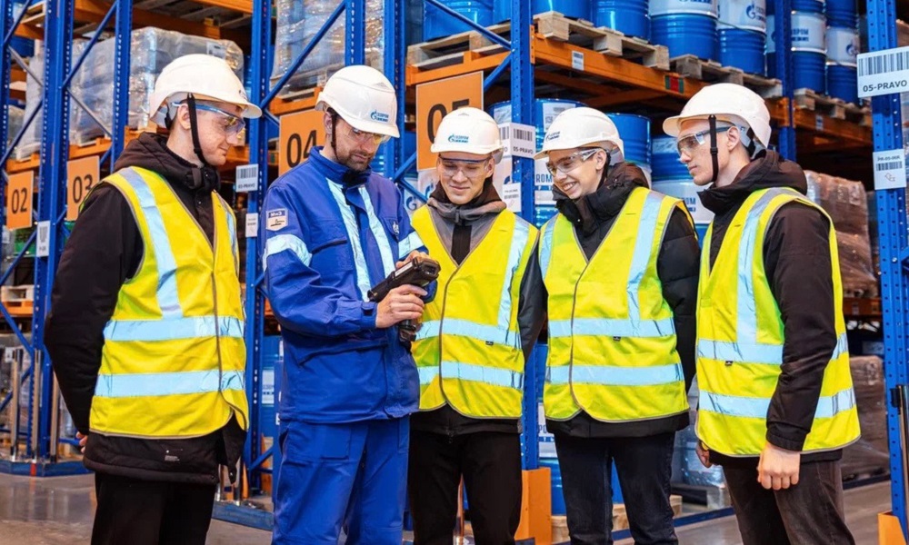 На Омском заводе смазочных материалов активно развивается система стажировок