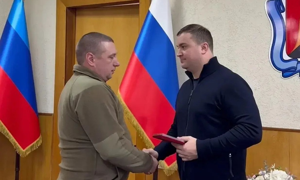 Виталий Хоценко вручил военнослужащим региональные награды 