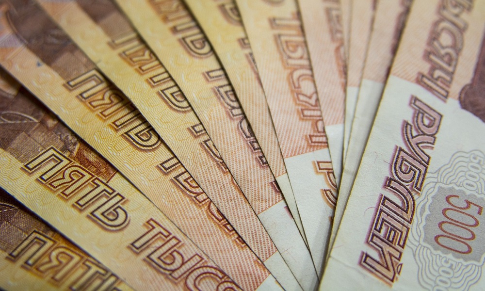 Прокуратура потребовала омскую фирму вернуть своим сотрудникам долг в почти 850 тысяч рублей