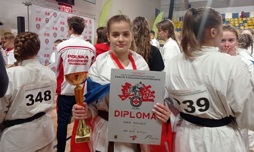 Омичка Дарья Могилева завоевала золото на чемпионате Европы по каратэ киокушинкай