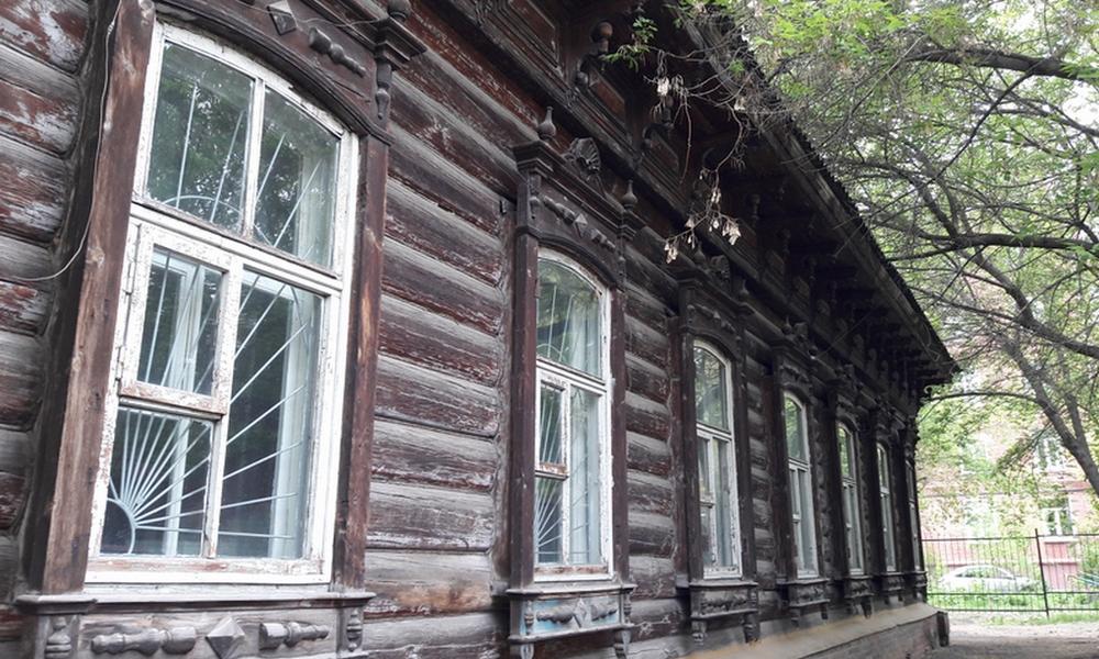 В Омске на торги выставили деревянный особняк конца XIX века 