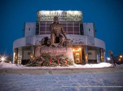 В преддверии Нового года Северный драматический театр представит две премьеры