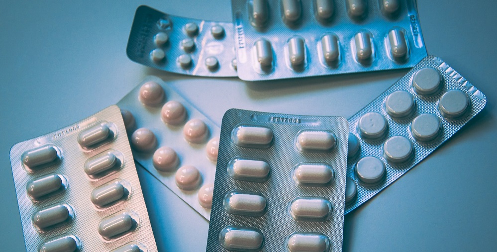 Омичам нужно быть внимательнее: в аптеках не продают антибиотики по рецептам на русском языке