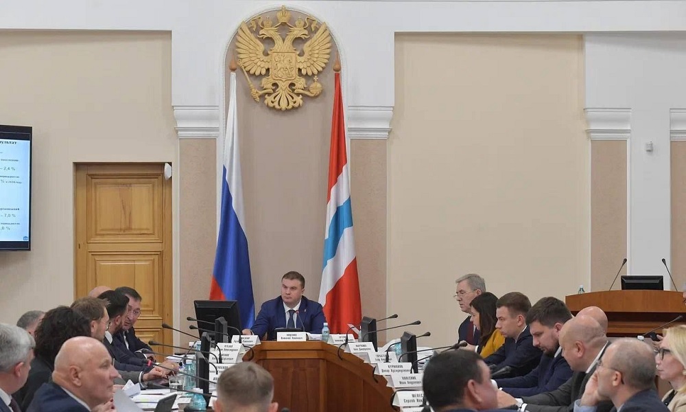 Виталий Хоценко поручил внести законопроект о главном финансовом документе региона на 2025 год