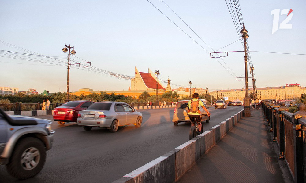 Как будет организовано движение транспорта в центре Омска во время капремонта Комсомольского моста? Обсудят в горсовете