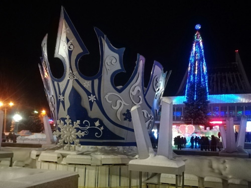 В омской мэрии прокомментировали погасшую световую конструкцию на Театральной площади