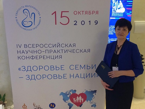 Социального работника Омской области наградали в Общественной Палате РФ