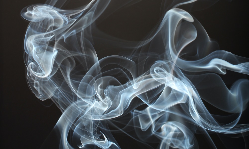 Курение в постели, неисправность печи: некоторые пожары происходят по вине омичей