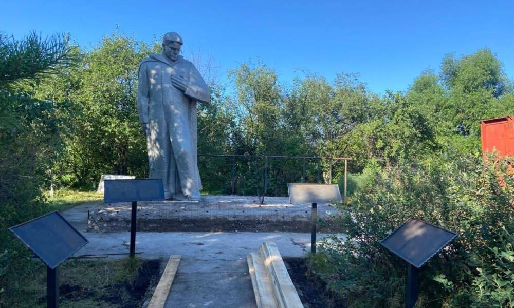 В Оконешниковском районе стартовала масштабная реконструкция мемориала, посвящённого героям Великой Отечественной войны