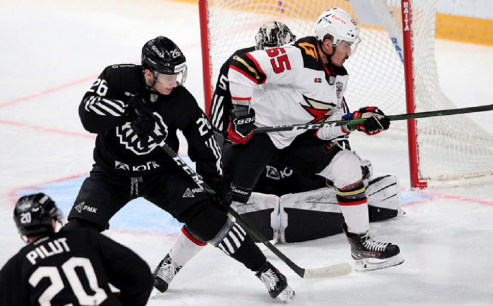 Омский «Авангард» уступил «Трактору» на выезде