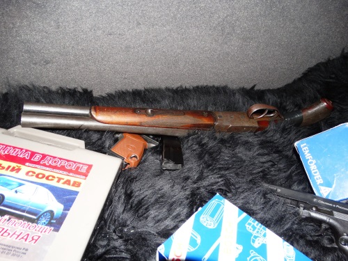 Омские пограничники задержали Mercedes с оружием и боеприпасами