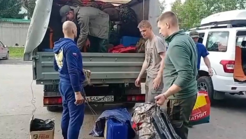 Омские авиапожарные отправились на помощь в Забайкалье по поручению губернатора Виталия Хоценко