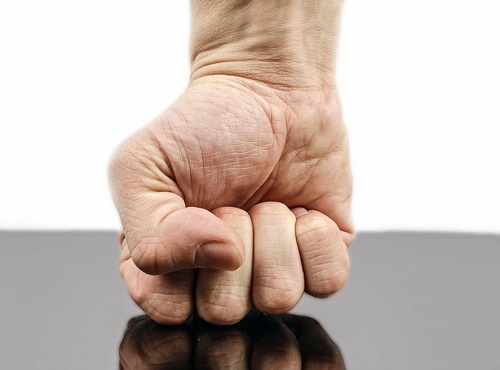 Житель Омской области до смерти забил попрошайку