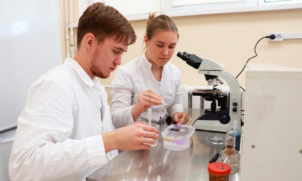 В ОмГТУ открыли одну из самых современно оснащённых в Сибири биотехнологических лабораторий