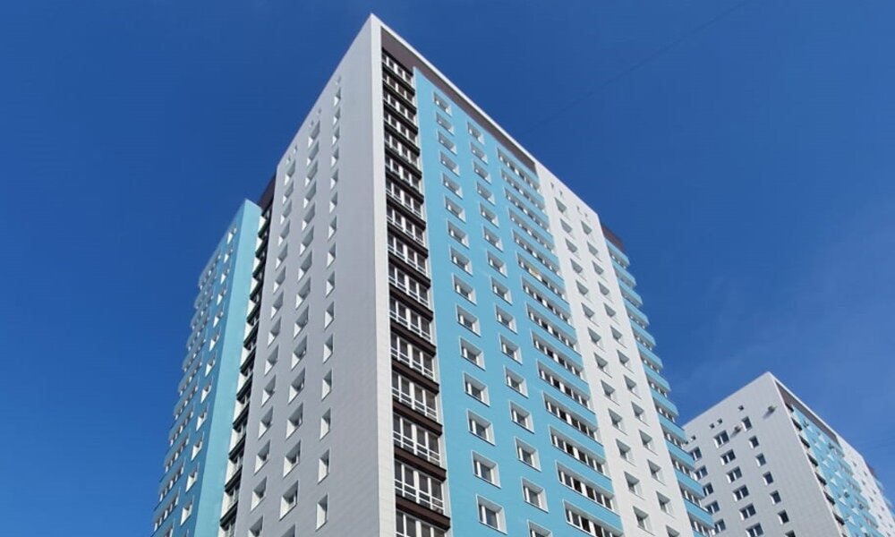 В Омске ввели в эксплуатацию новостройку высотой 24 этажа 